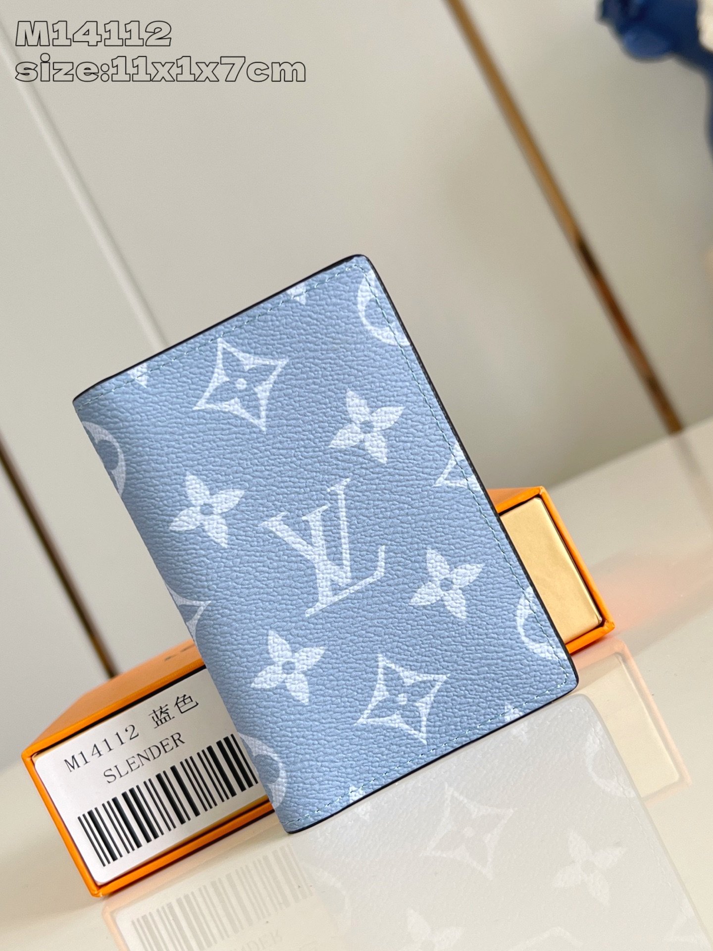 The Pocket Organizer showcases a spring-inspired fusion of Monogram canvas and Taïga leather.
