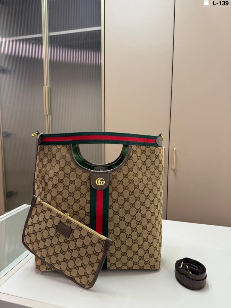 L-139 Size 34×37 Gucci Tote Bag