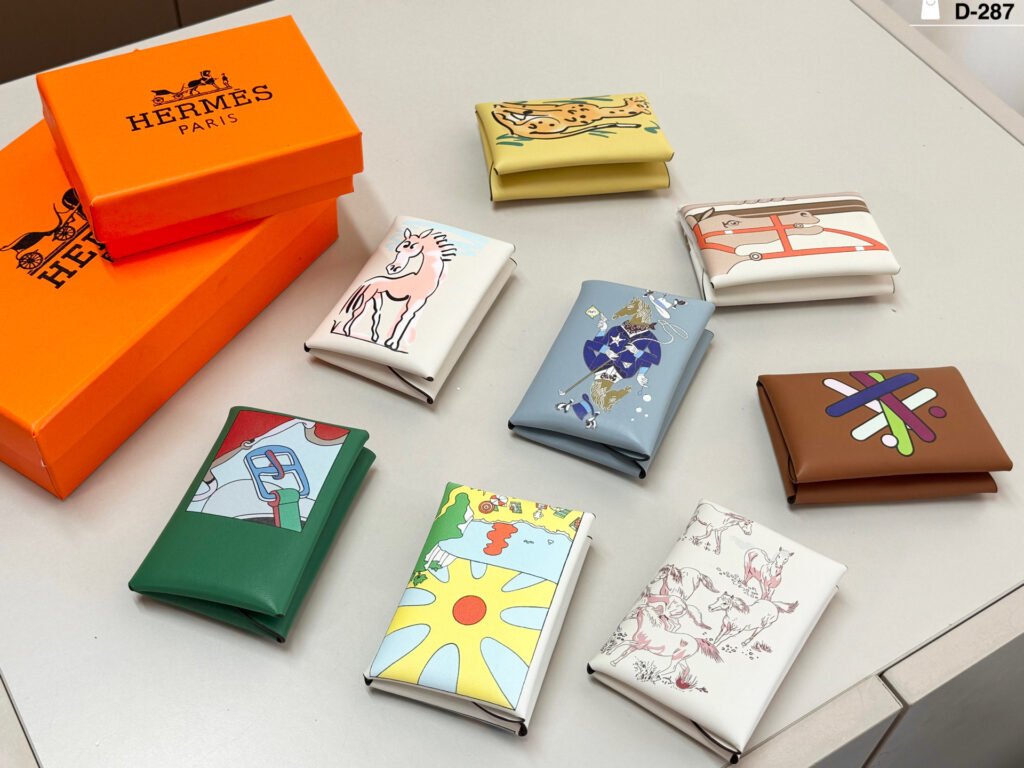 D-287 Size 10x7 with box Hermès painted card holder