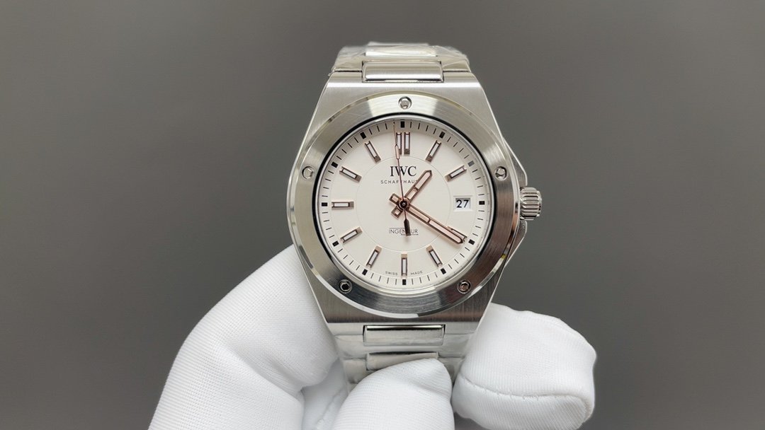 GH·FACTORY The IWC Ingenieur Automatic 40 Quick-Release Edition has been fully upgraded