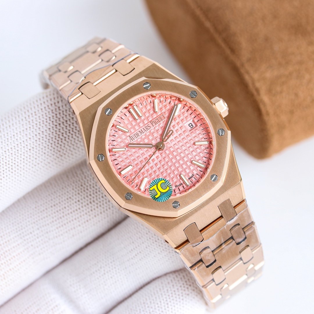 The latest women’s AP Audemars Piguet Royal Oak series models 77350 and 77351 mechanical watches! Diameter: 34mm
