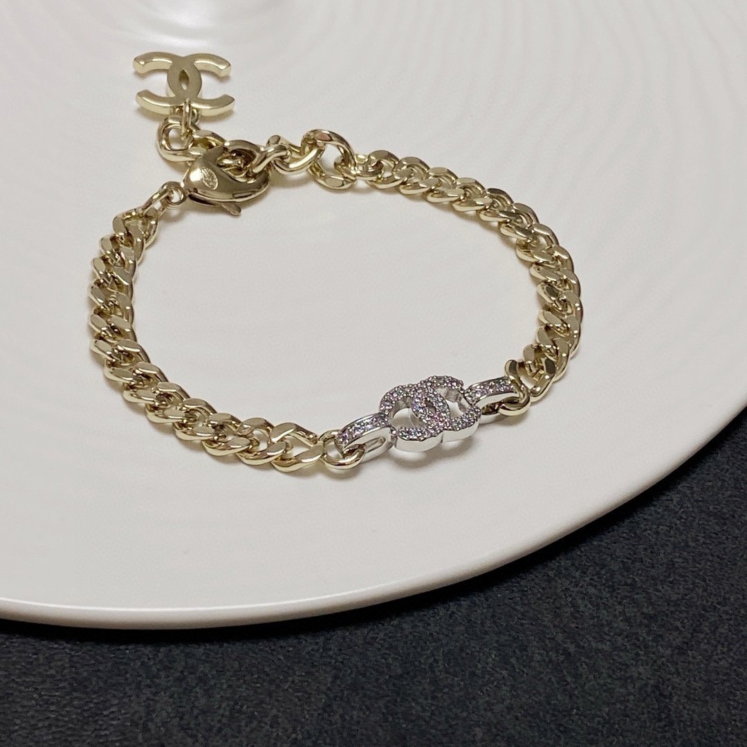 New arrival ππ‘@π§ππ₯ Chanel gold and silver two-tone rhinestone jewelry choker bracelet