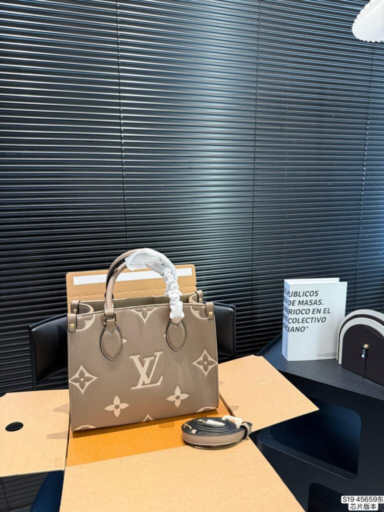 Louis Vuitton Monogram Tote Bag (Chip Version)